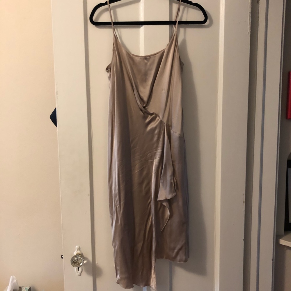 moving sale 🎉 100% silk slip dress